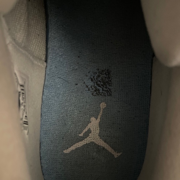 Jordan 11 University Blue size 9.5 - Picture 5 of 5